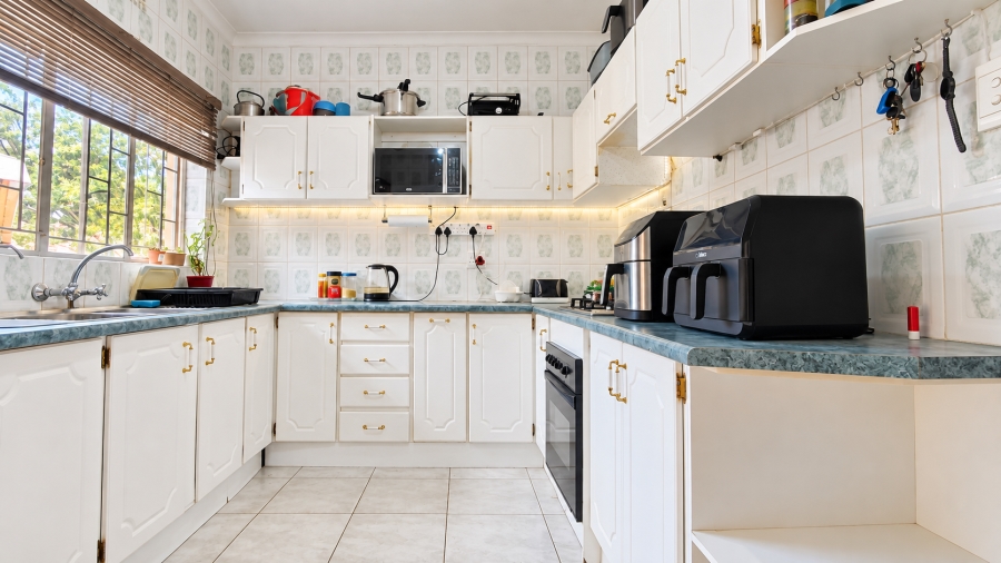 3 Bedroom Property for Sale in Geelhoutpark North West